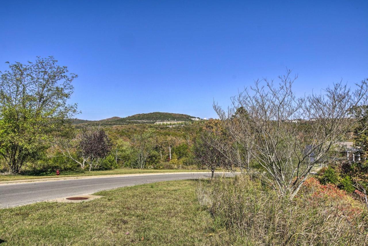 Centrally Located Brandon Condo With Pool Access Branson Esterno foto