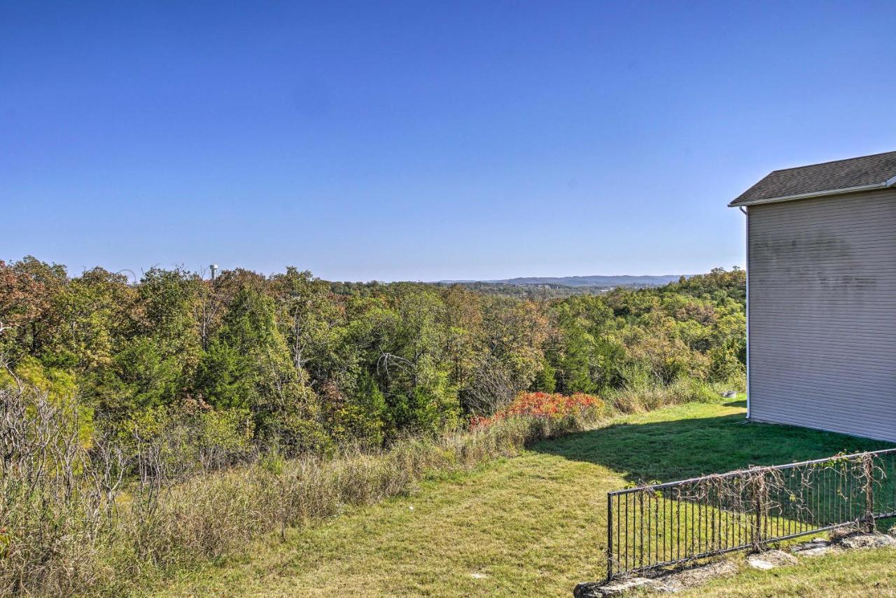 Centrally Located Brandon Condo With Pool Access Branson Esterno foto